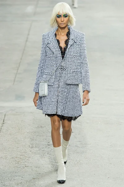 Look 27